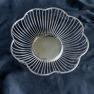 Vintage Paul Revere Silversmiths Silver Plated Scalloped Basket